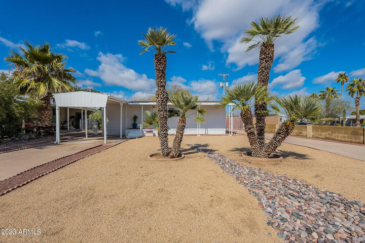 Property Photo: 2542 E Oraibi Drive AZ 85050