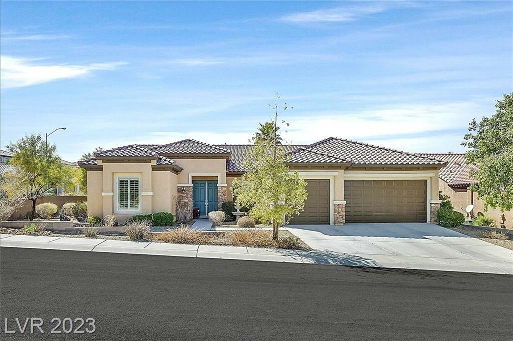 Property Photo: 2171 Sandstone Cliffs Drive NV 89044