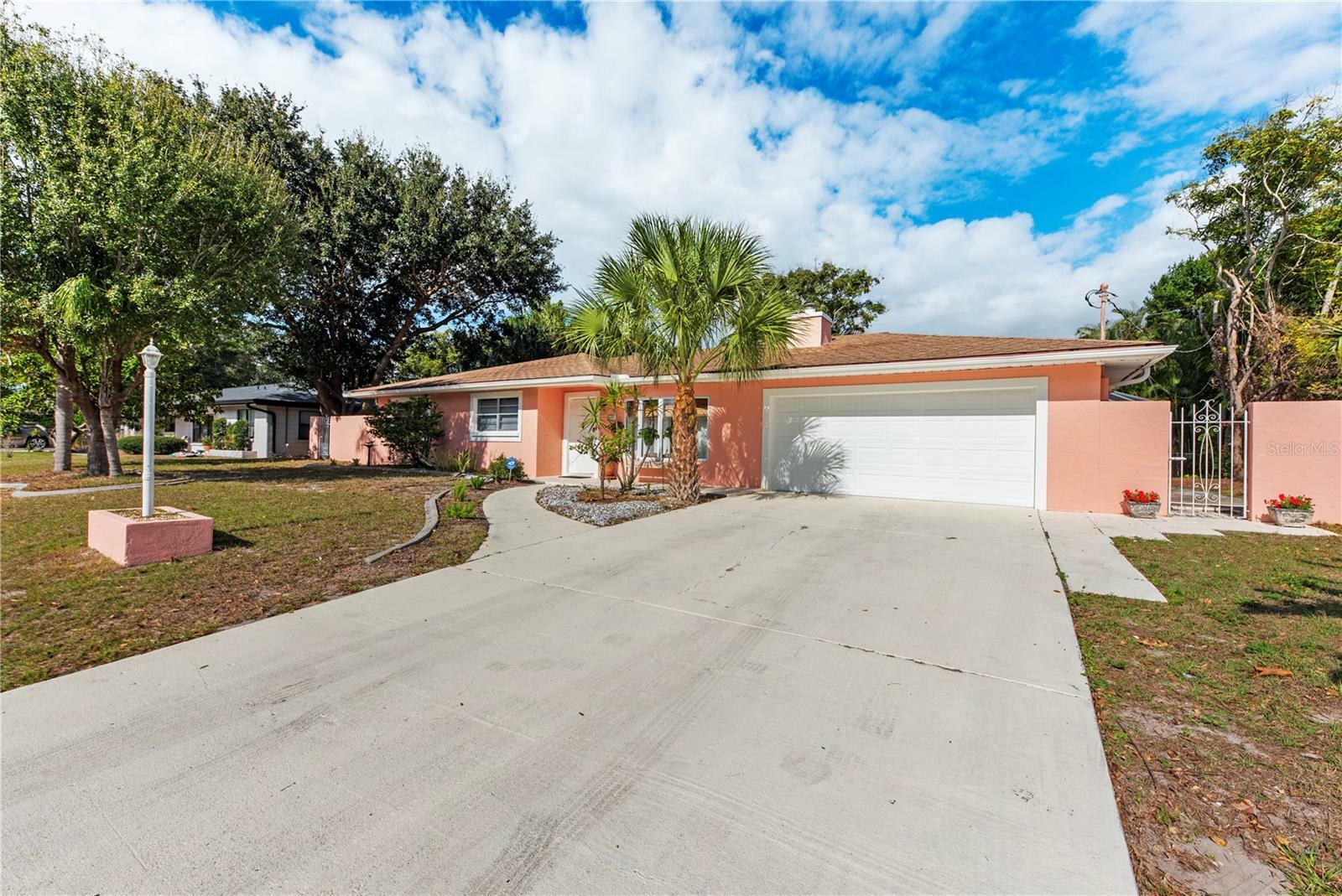 2601 Valencia Drive  Sarasota FL 34239 photo