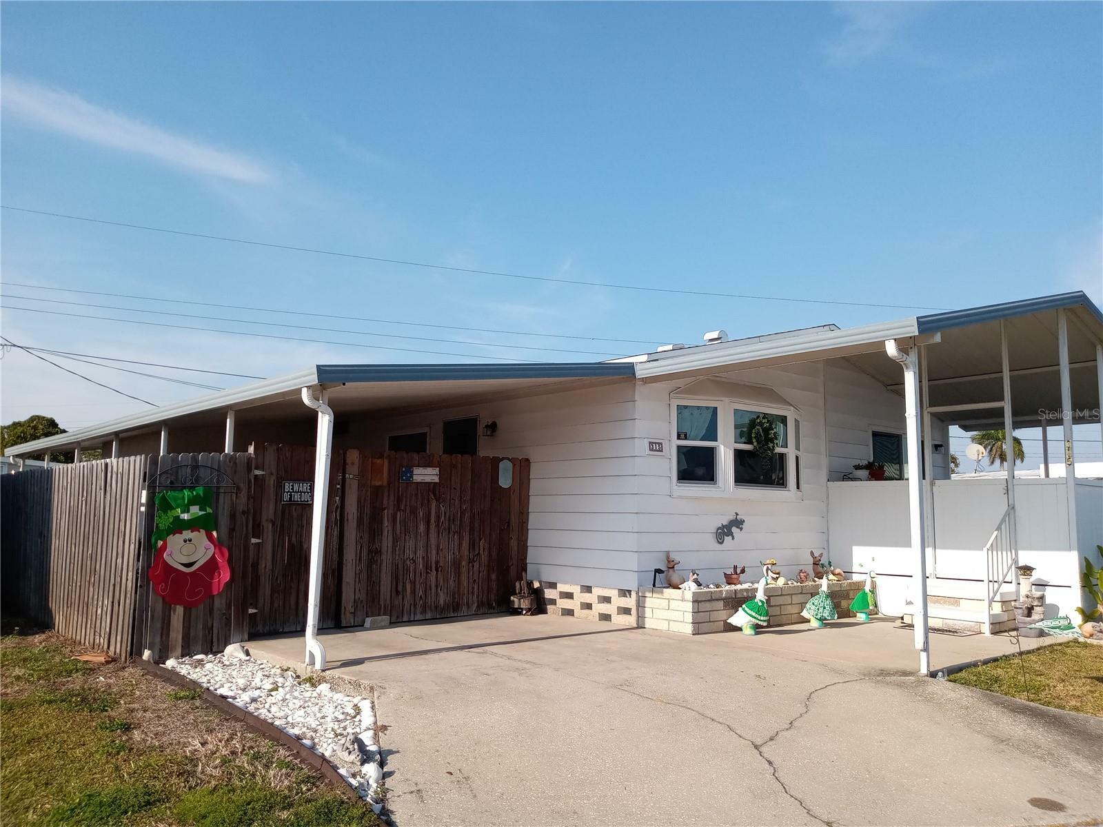 Property Photo: 315 51st Avenue Drive W FL 34207