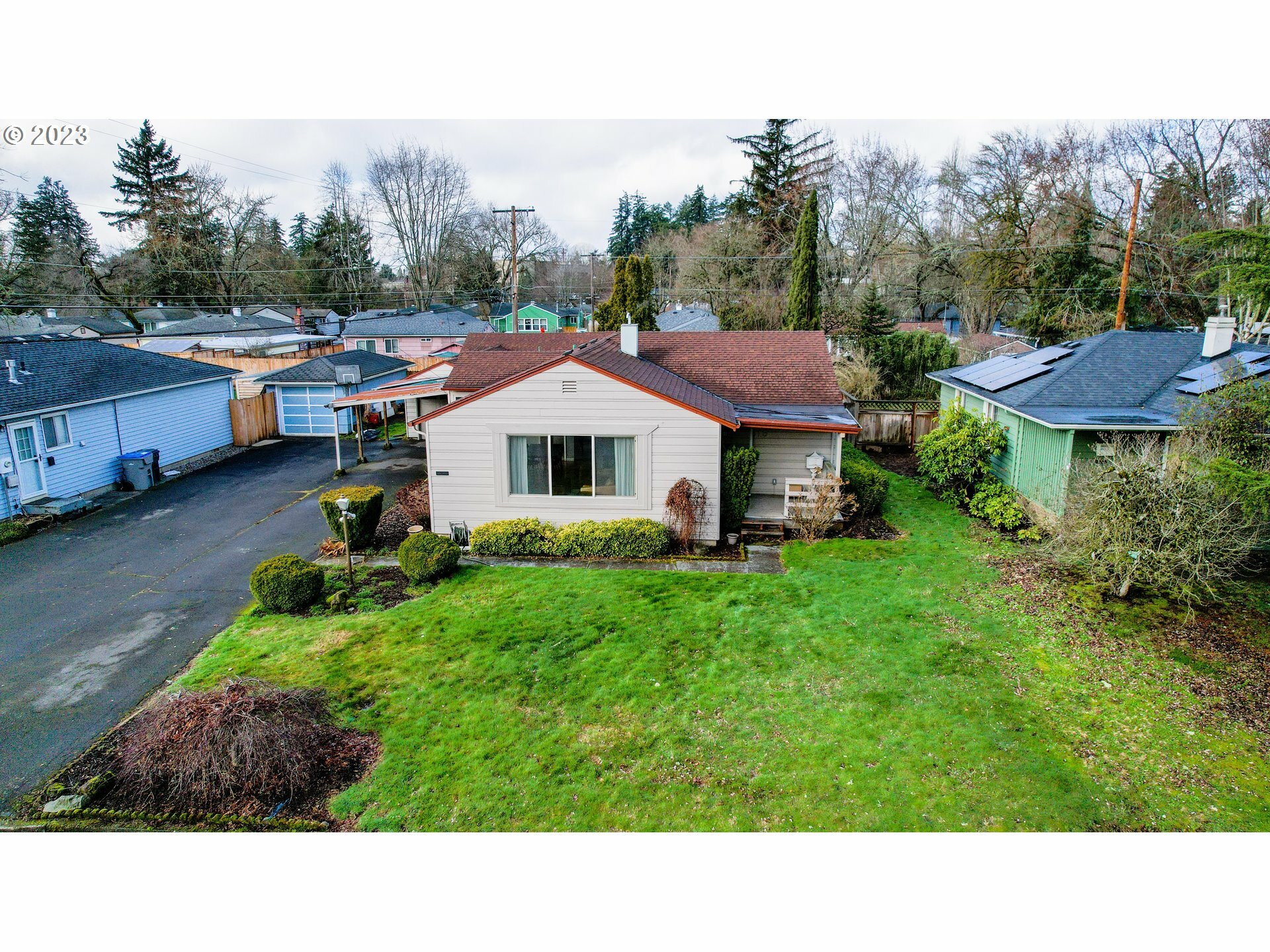 Property Photo:  315 SW 132nd Ave  OR 97005 