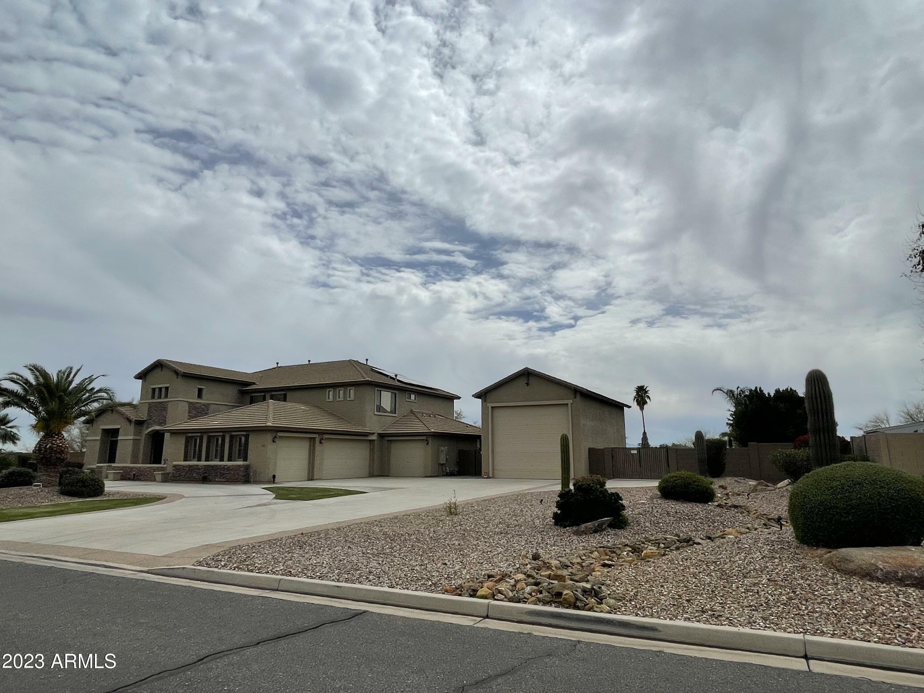 Property Photo: 14047 W Becker Lane AZ 85379