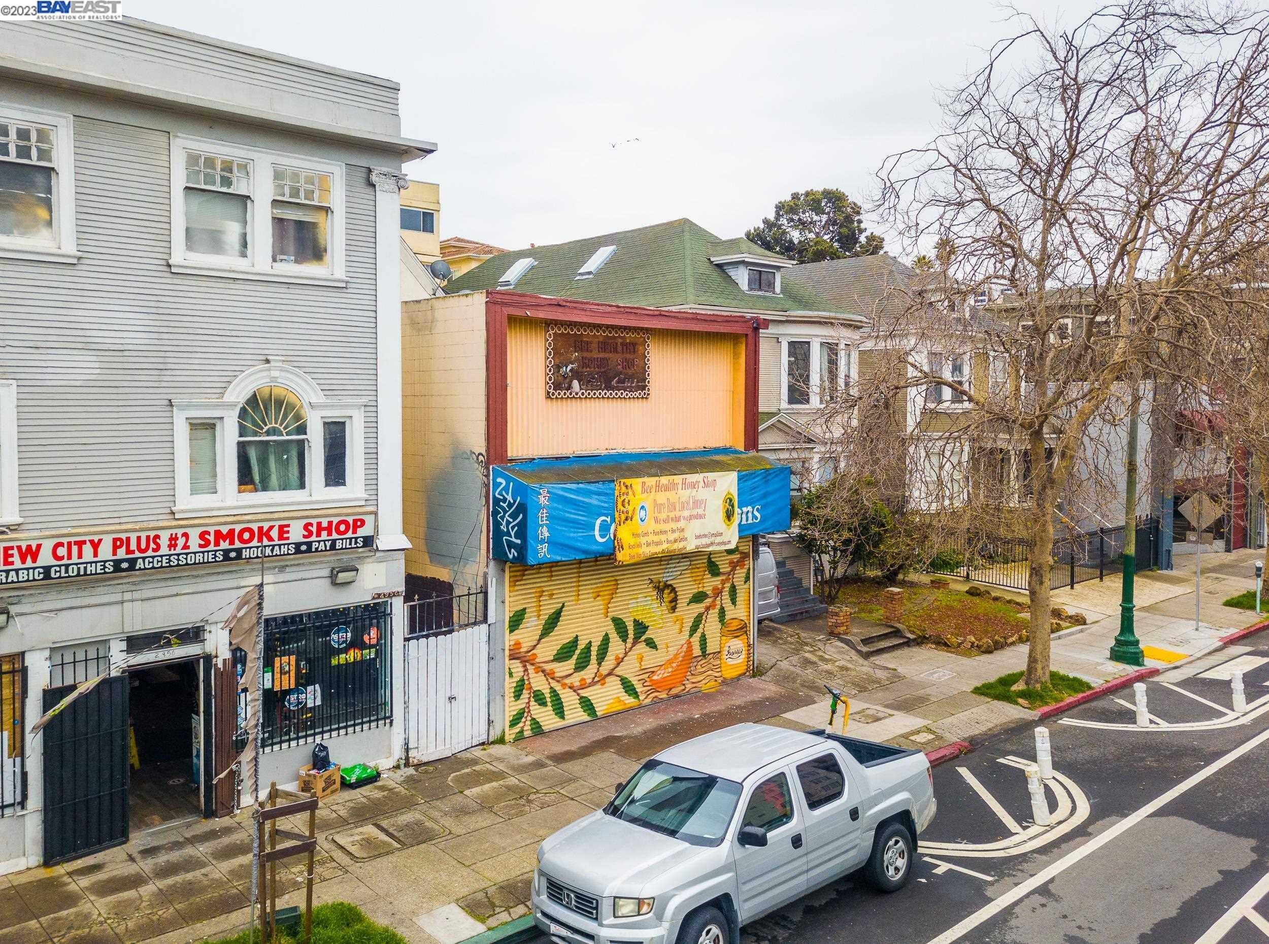 Property Photo: 2950 Telegraph Ave CA 94609
