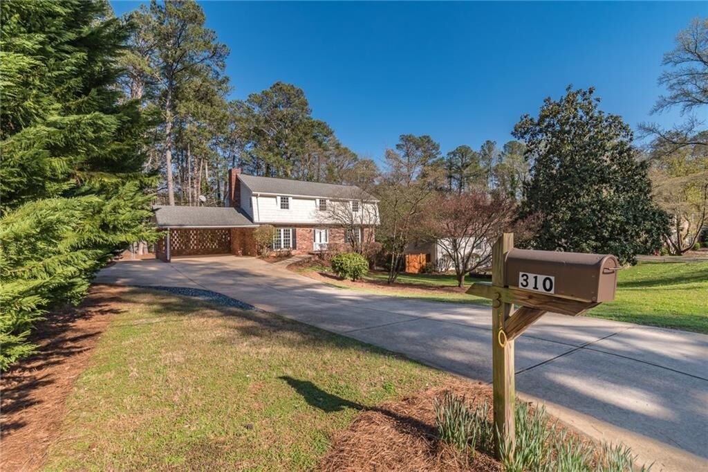 Property Photo:  310 Jade Cove Drive  GA 30075 