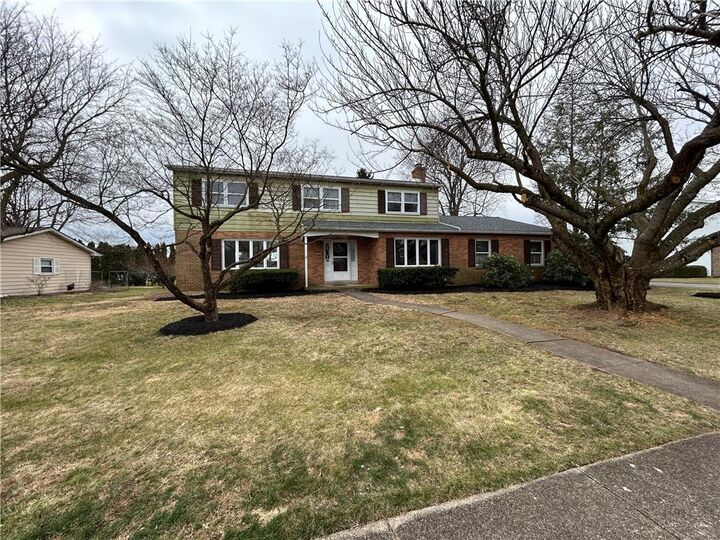 880 Frank  Emmaus Borough PA 18049 photo