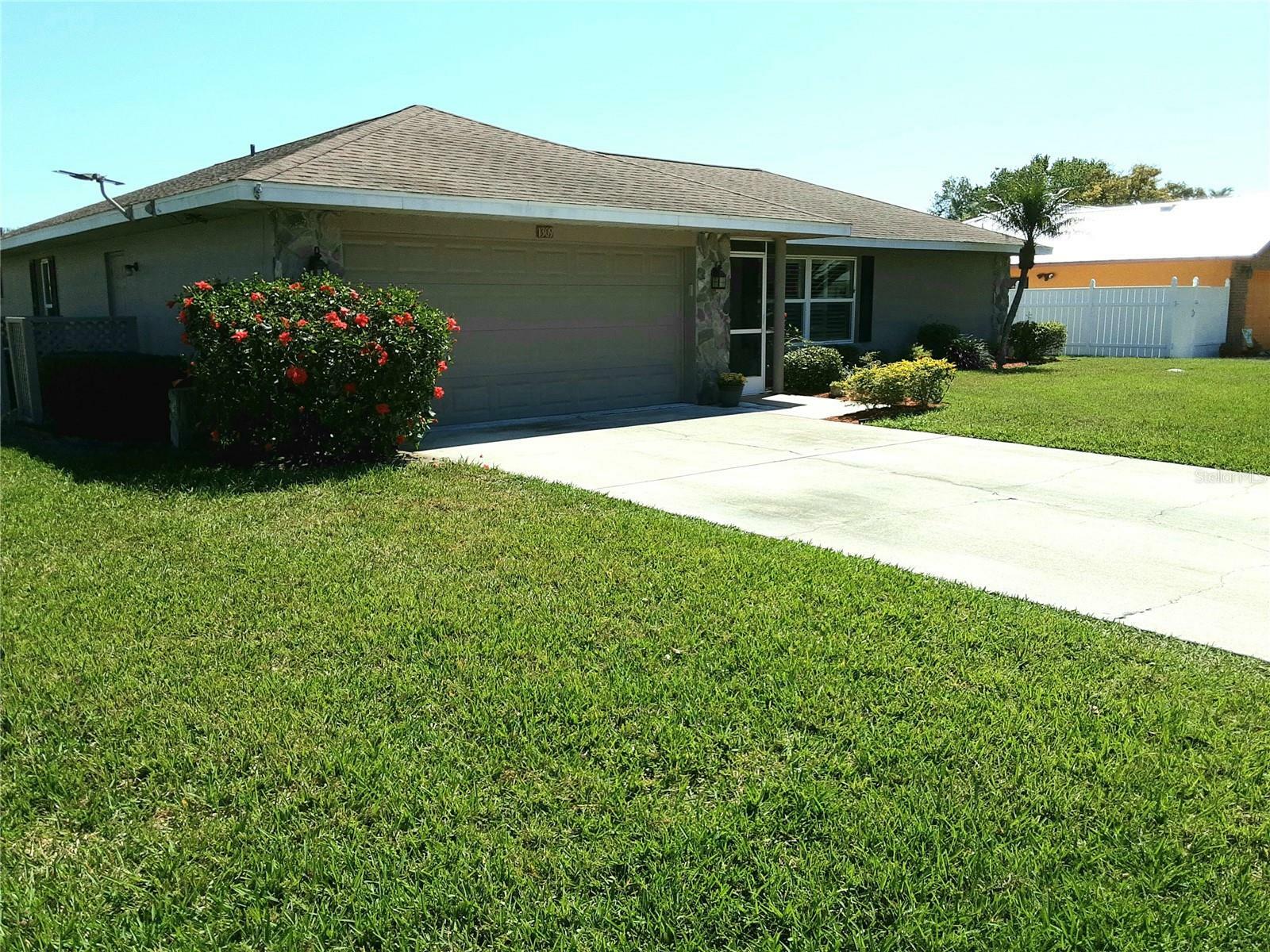 Property Photo: 1309 85th Street Court NW FL 34209