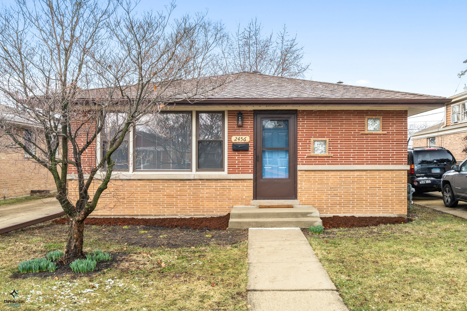 Property Photo:  2456 Lincoln Street  IL 60131 