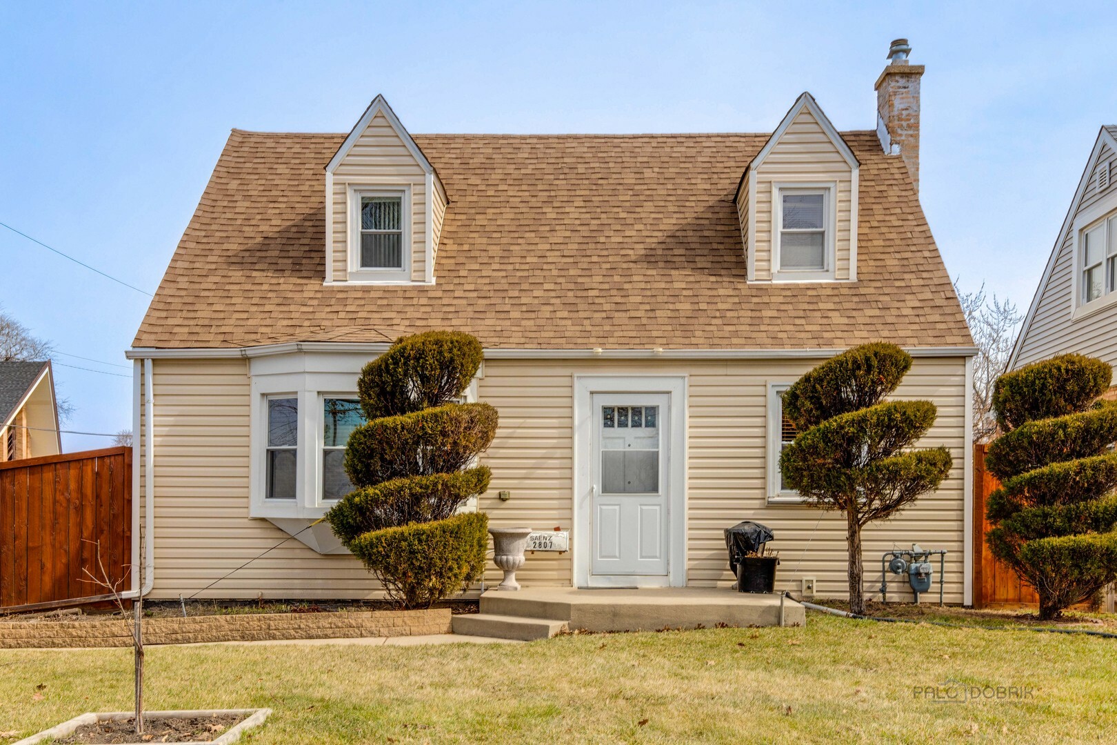 Property Photo: 2807 Hawthorne Street IL 60131