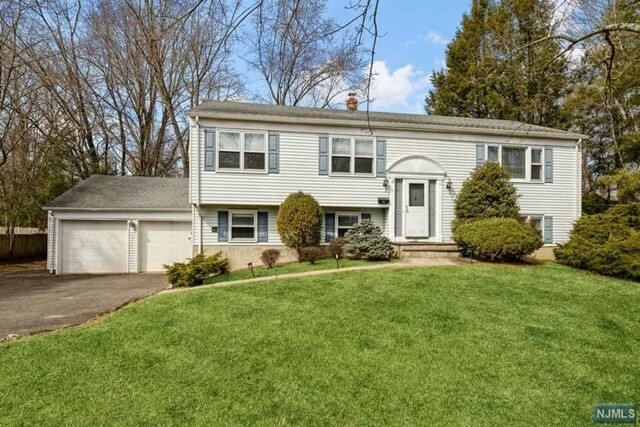 32 Carlton Lane  Harrington Park NJ 07640 photo