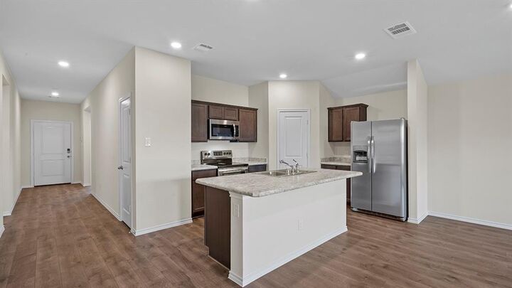 Property Photo:  736 Breckenridge Park Drive  TX 76009 