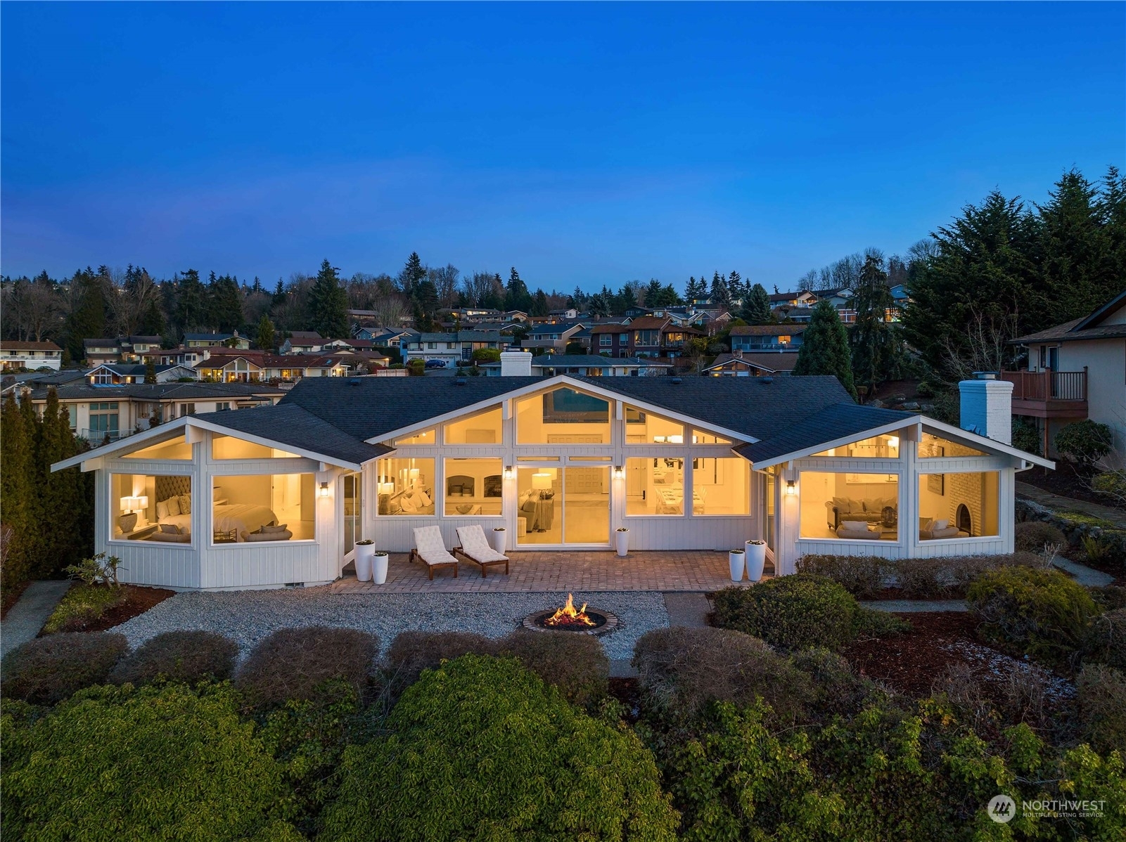 Property Photo:  846 S Marine Hills Way  WA 98003 