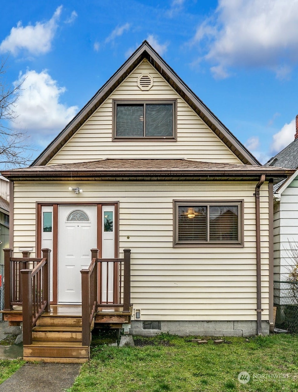 Property Photo:  517 S Wright Avenue  WA 98418 