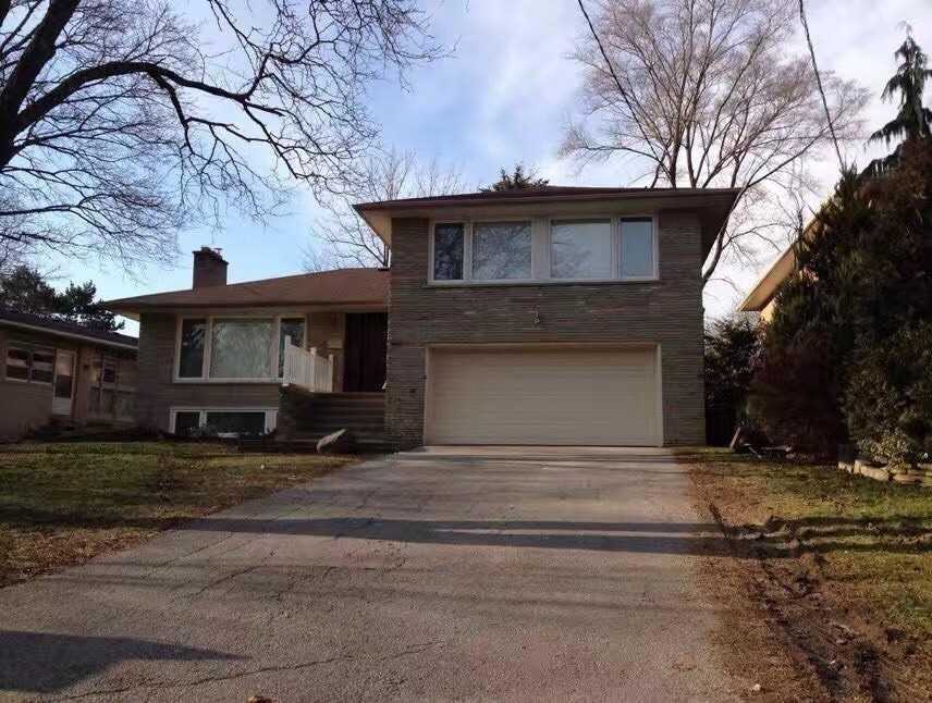 204 Burbank Dr  Toronto ON M2K1P7 photo