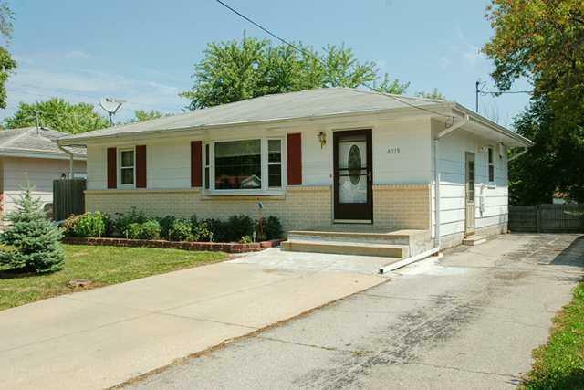 Property Photo:  4015 SE 1st Street  IA 50315 