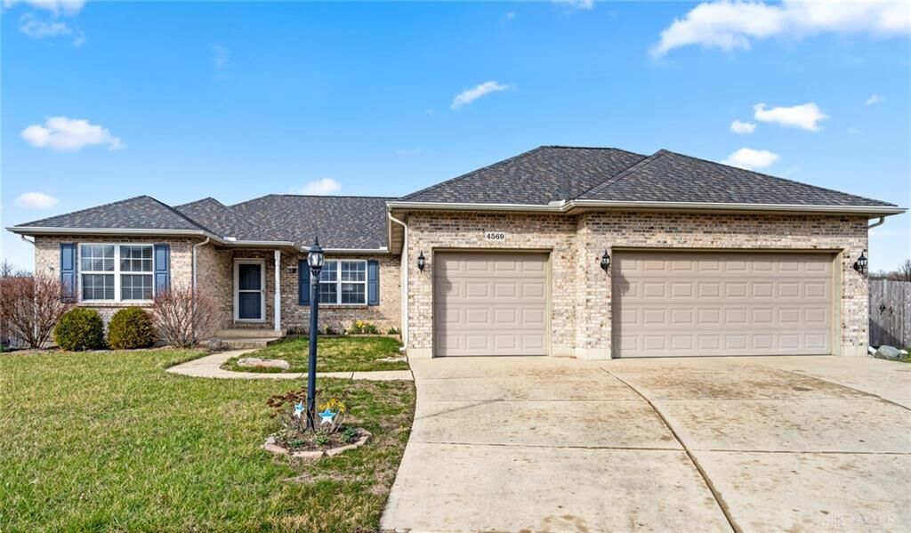 Property Photo: 4569 Pimlico Place OH 45424