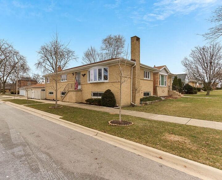 8633 Long Avenue  Skokie IL 60077 photo