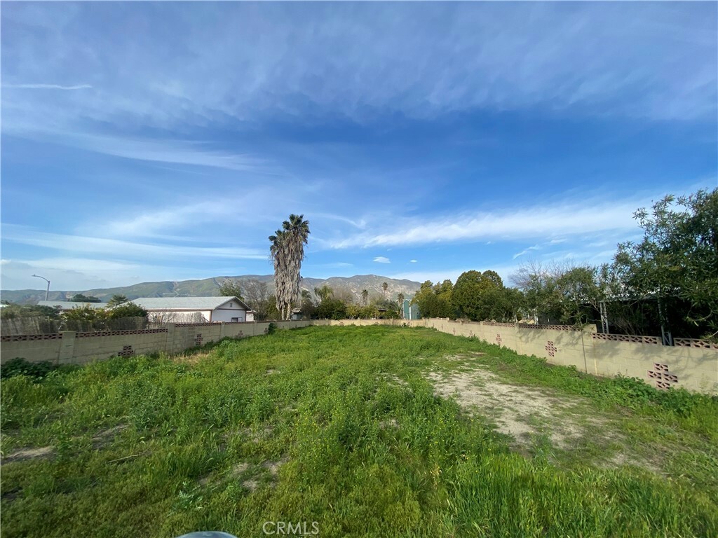 Property Photo: 317 La Paloma Ave CA 92582