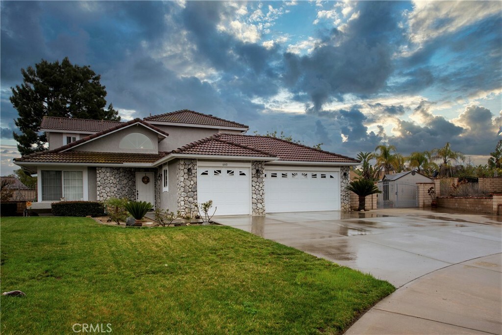 Property Photo:  640 Burwood Court  CA 92506 