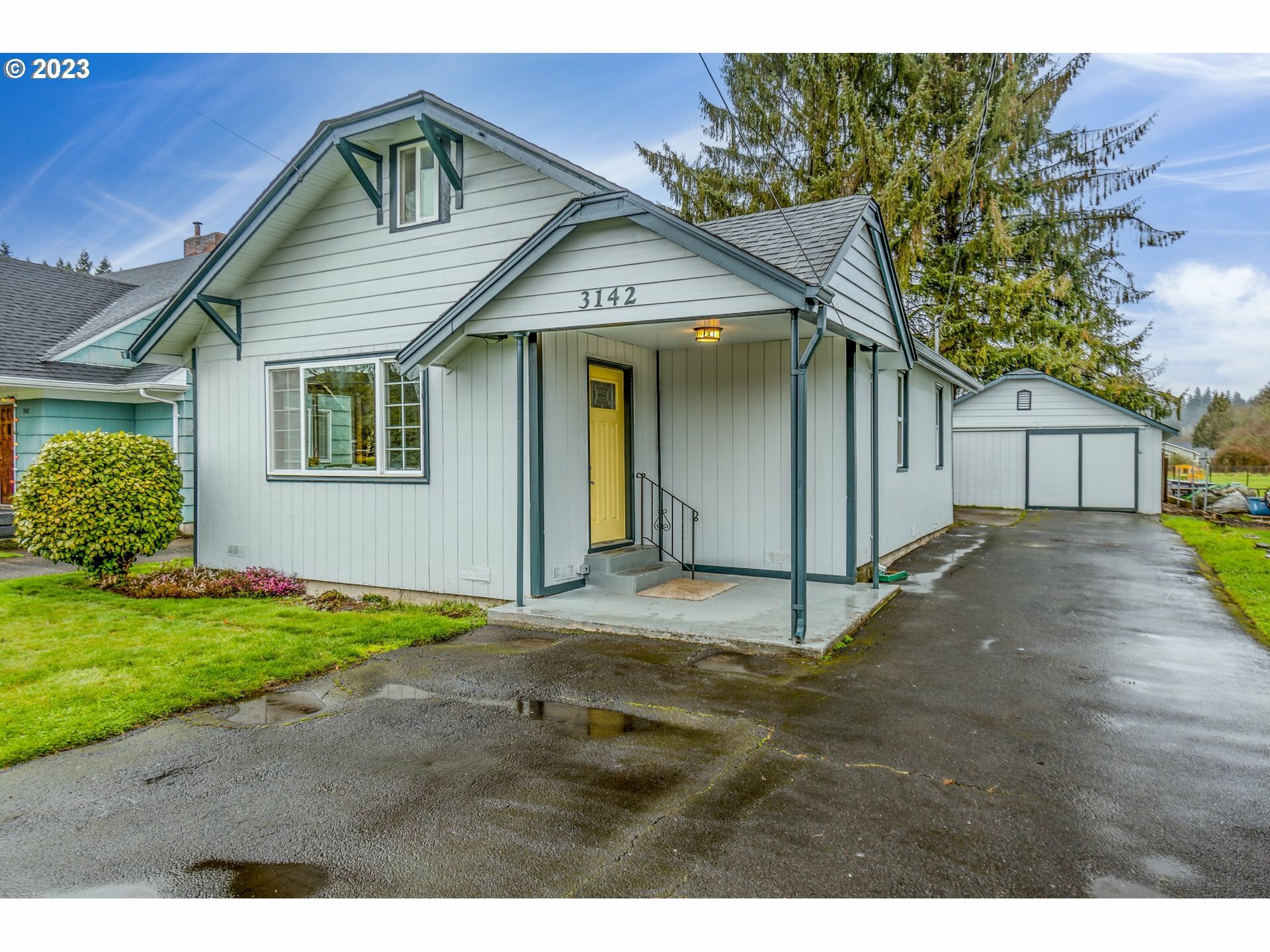 Property Photo:  3142 Oak St  WA 98632 