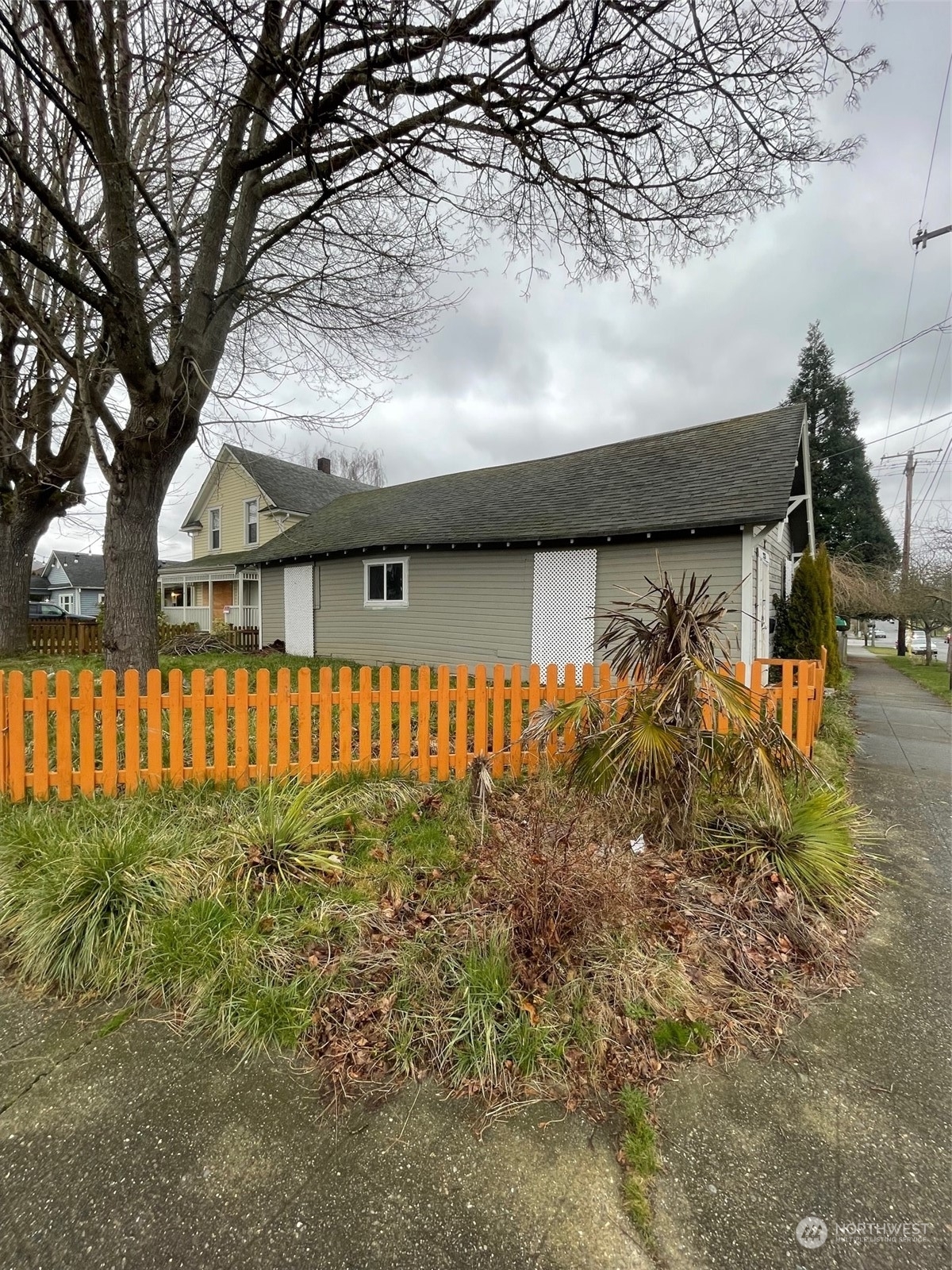 Property Photo:  2233 Lombard Avenue  WA 98201 