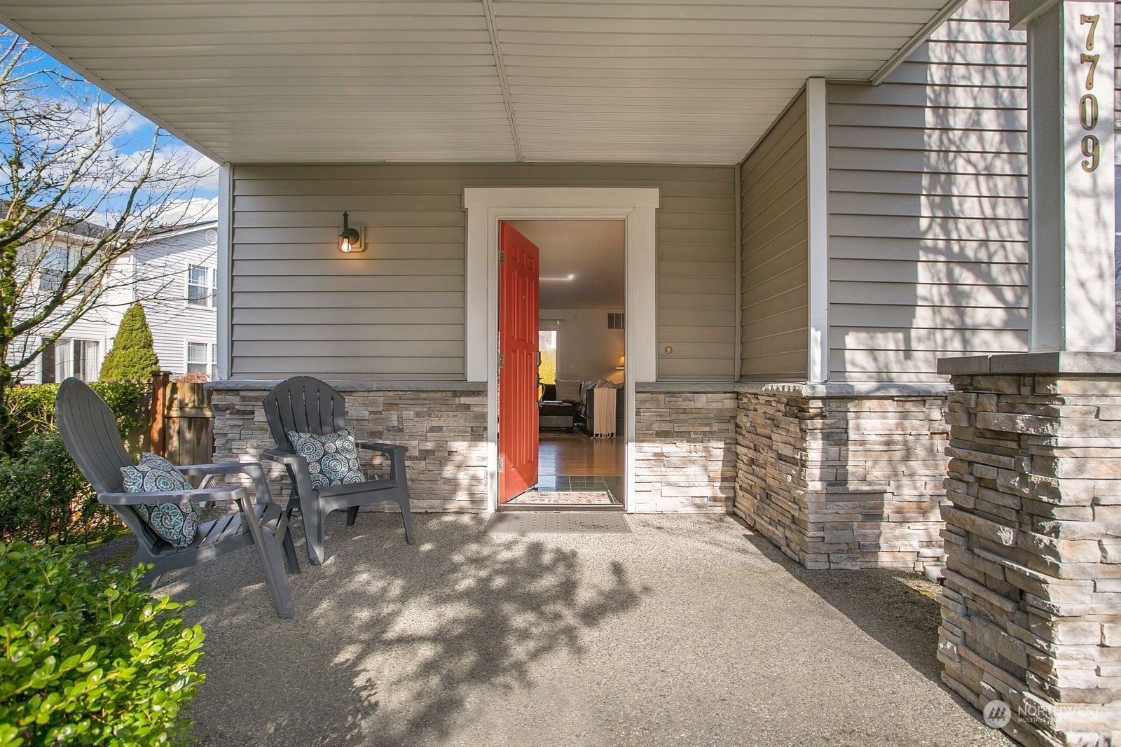 Property Photo:  7709 Douglas Avenue SE  WA 98065 