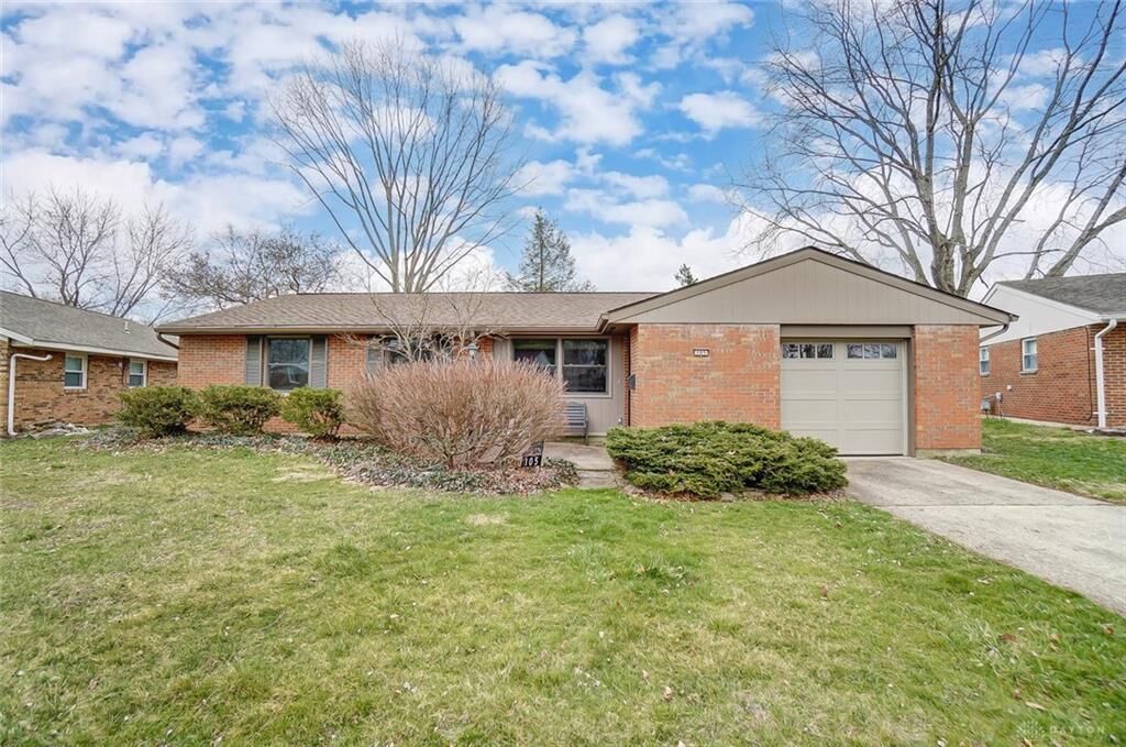 Property Photo: 105 Walnut Place OH 45066
