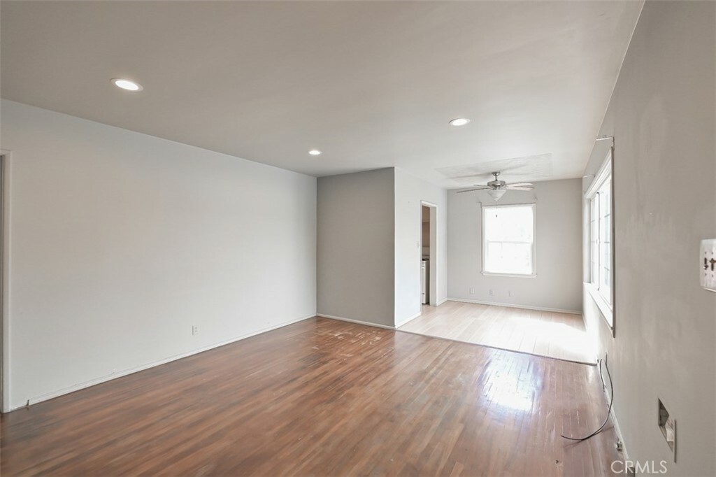 Property Photo:  534 W Victor Avenue  CA 92801 