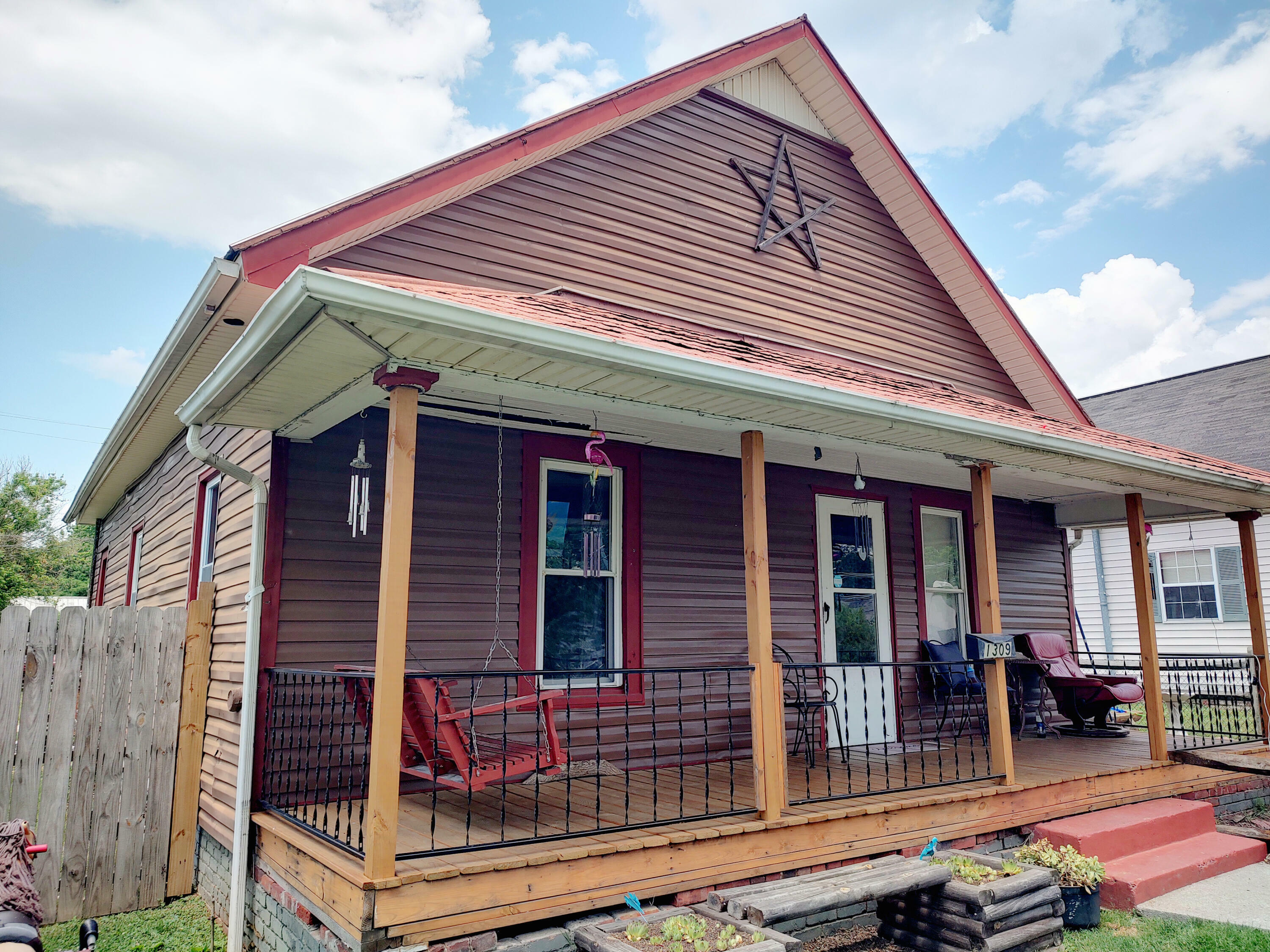 Property Photo:  1309 East Fairview Avenue  TN 37601 