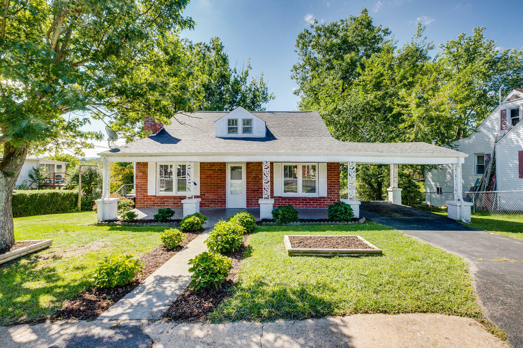 Property Photo:  2437 Portland Avenue  TN 37660 