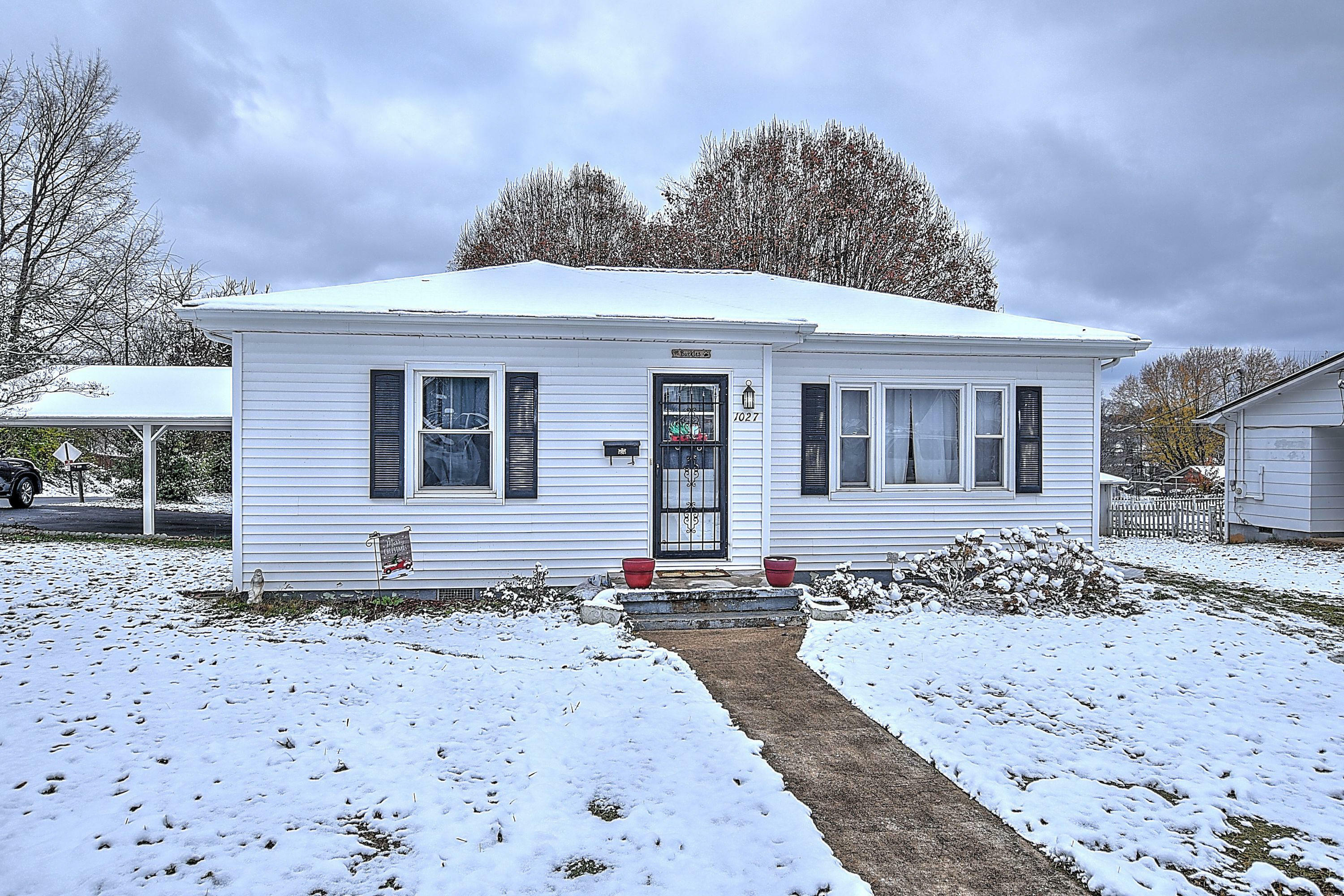 Property Photo:  1027 Walker Street  TN 37643 