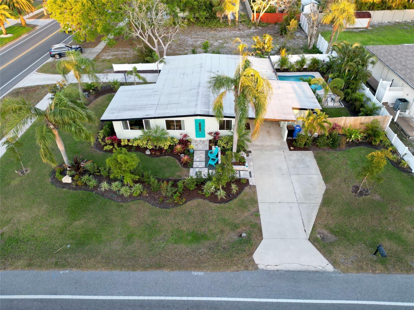Property Photo: 705 Harbor Drive S FL 34285