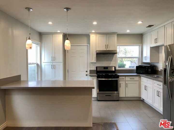 Property Photo: 6734 Ensign Avenue CA 91606