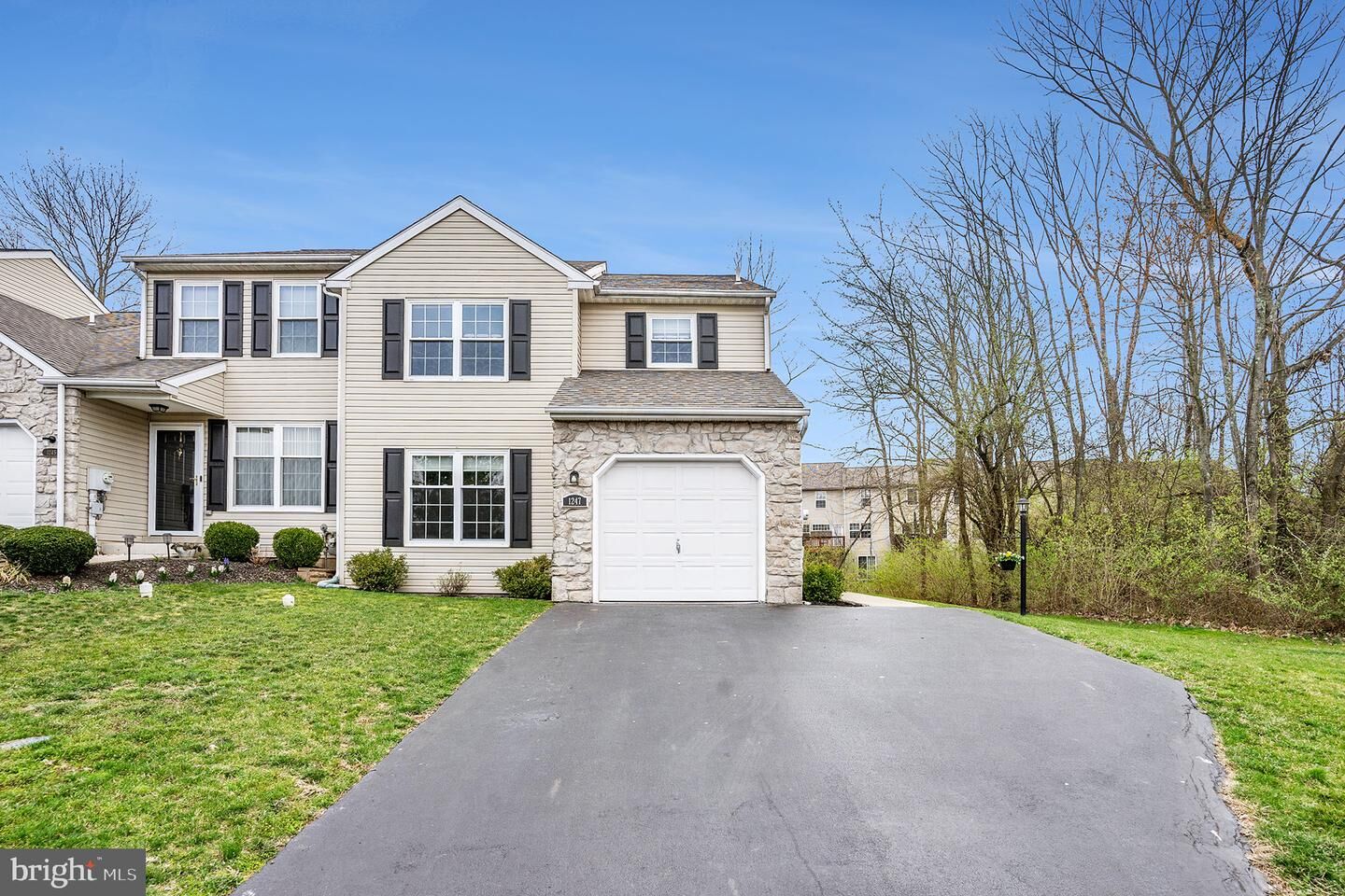 Property Photo: 1247 Meadowview Circle PA 19446