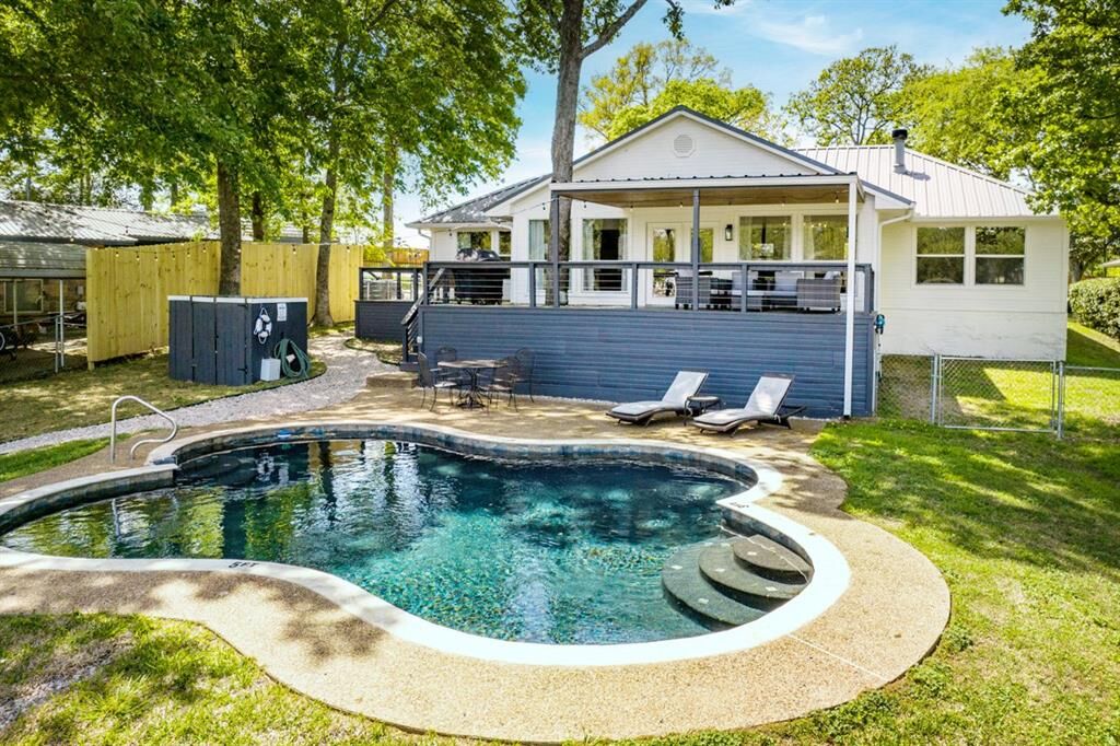 Property Photo:  188 Rueda Encina Street  TX 75156 