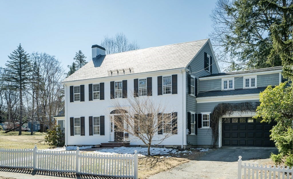 Property Photo:  11 Edgewood Rd  MA 02420 