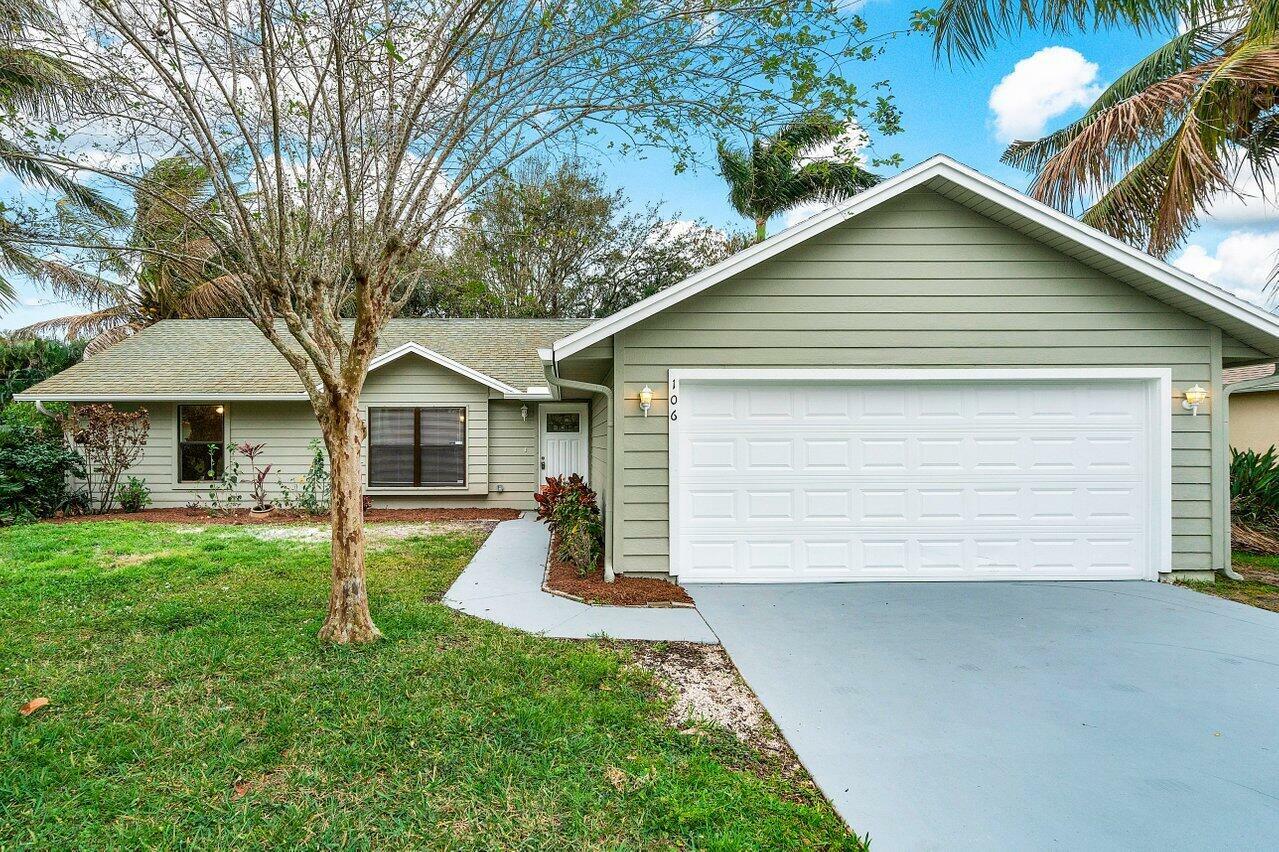 Property Photo: 106 SW Airview Avenue FL 34984