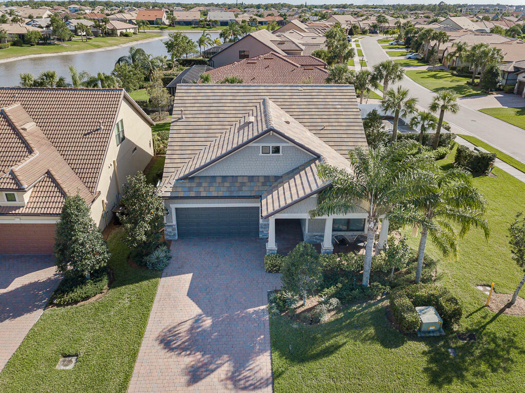 Property Photo: 178 SE Courances Drive FL 34984