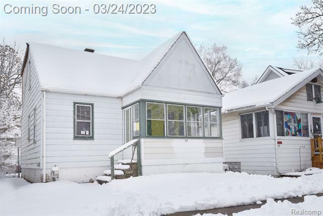 35 E Milton Avenue  Hazel Park MI 48030 photo