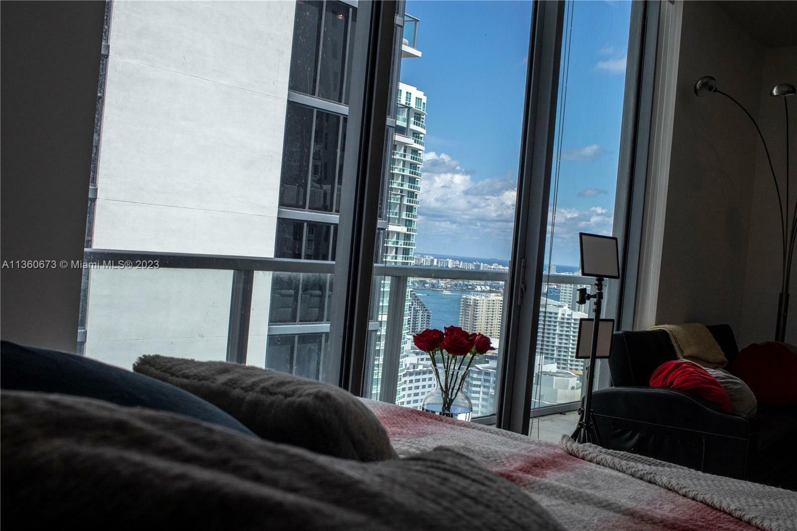 Property Photo:  1050 Brickell Ave 3322  FL 33131 