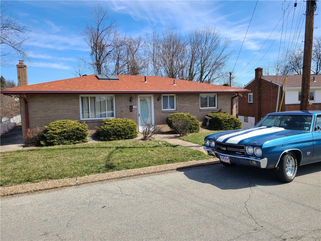 Property Photo: 120 Lilmont Dr PA 15218