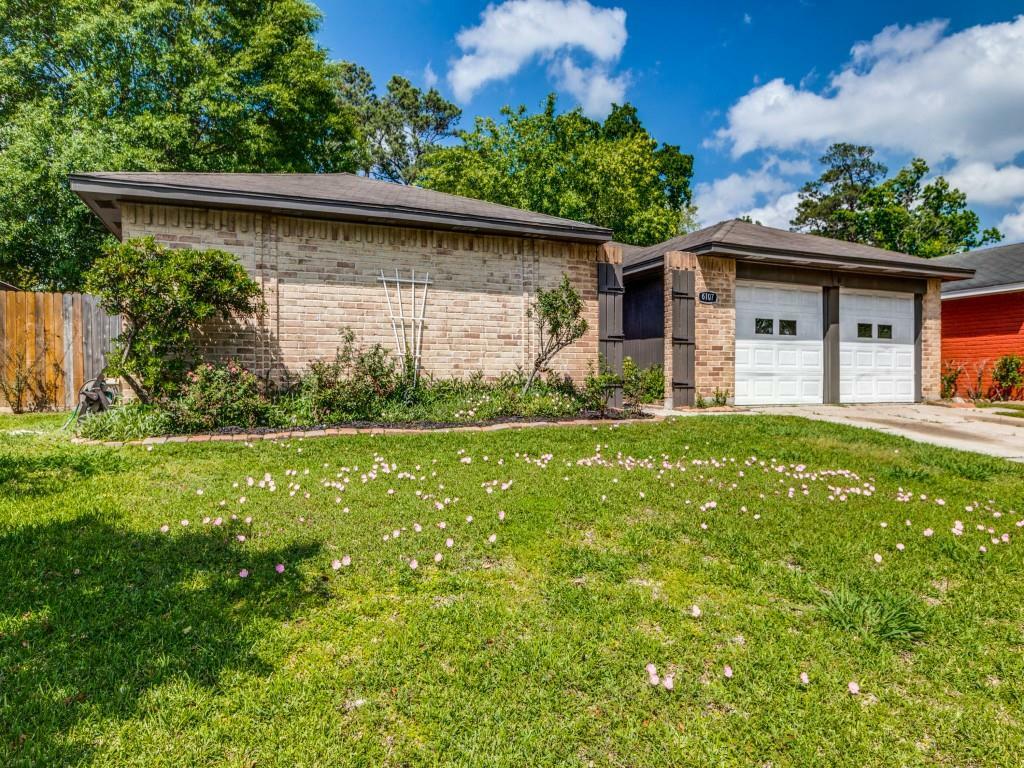 Property Photo:  6107 Fallengate Drive  TX 77373 