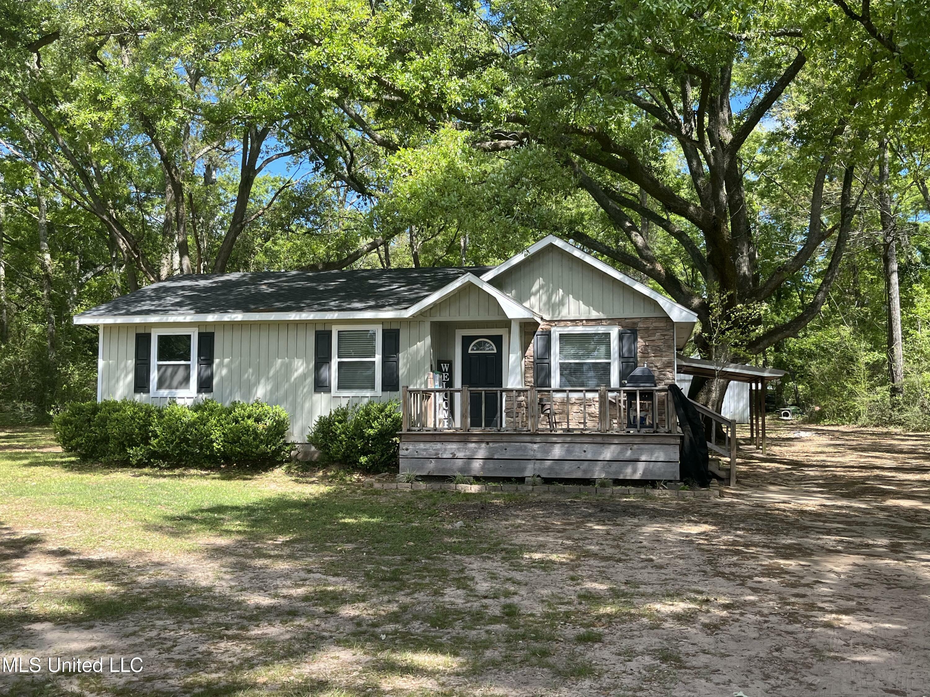 Property Photo:  139 Gristmill Road  MS 39452 