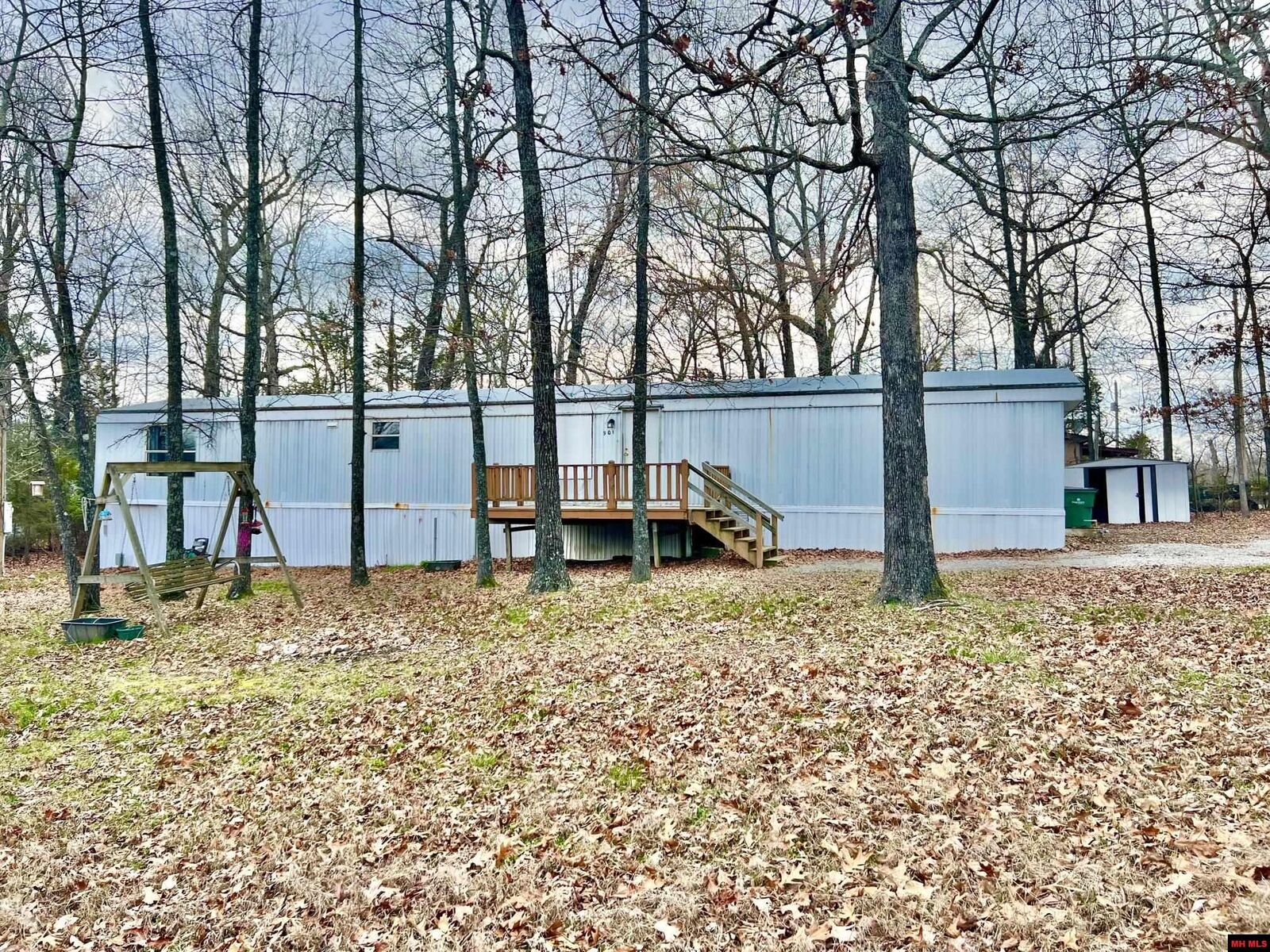 Property Photo:  901 Woodland Avenue  AR 72619 