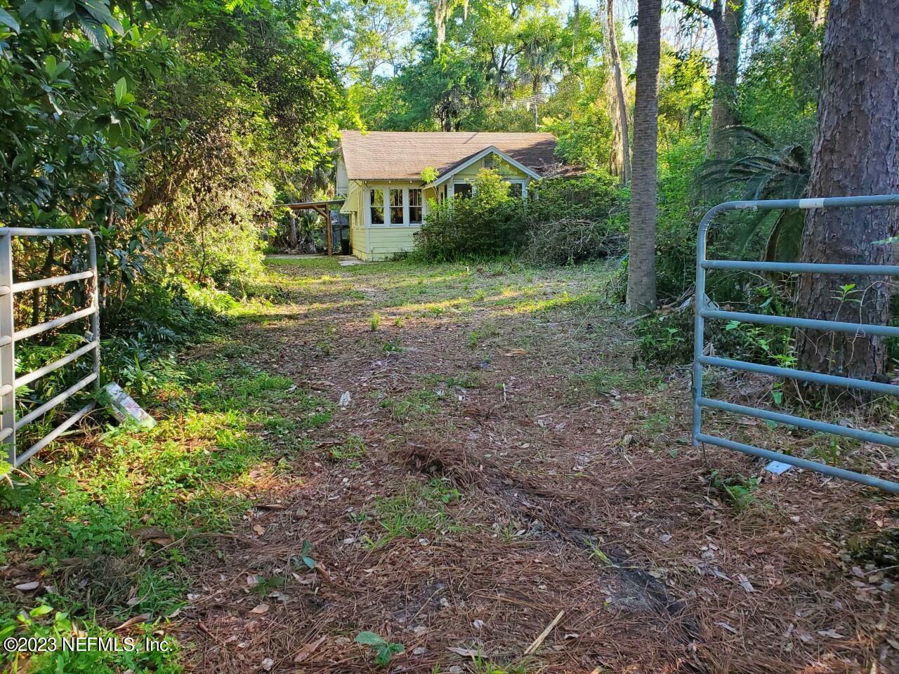 Property Photo:  158 Old Hwy 17  FL 32181 