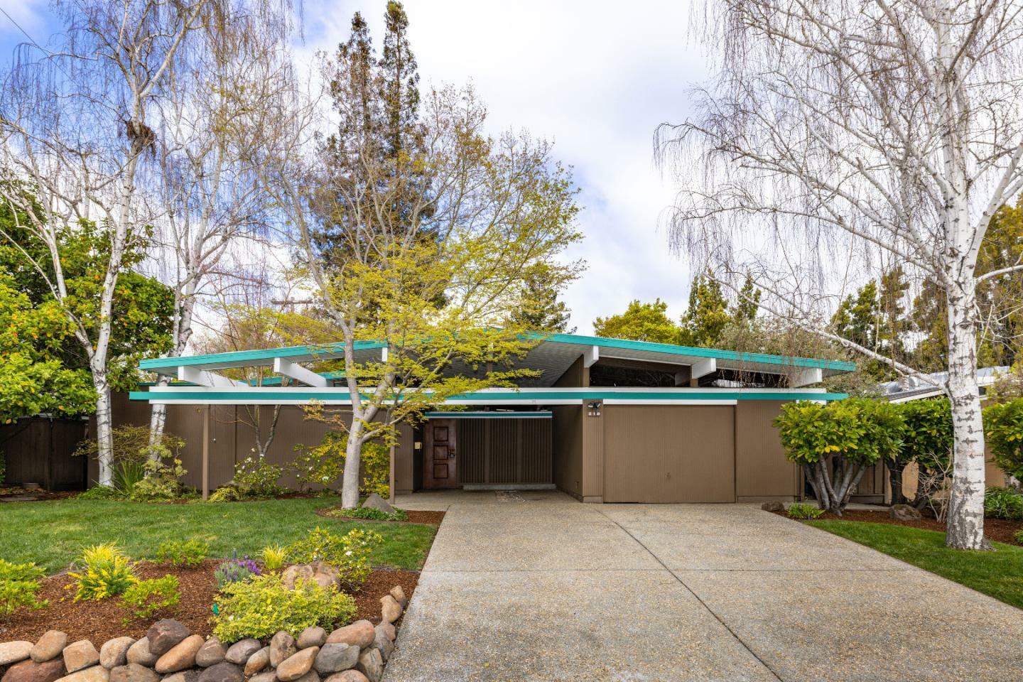 Property Photo: 219 Ferne Avenue CA 94306