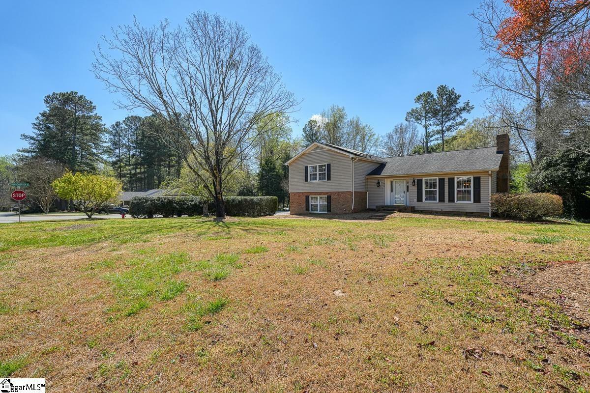 Property Photo:  818 Thackston Drive  SC 29307 