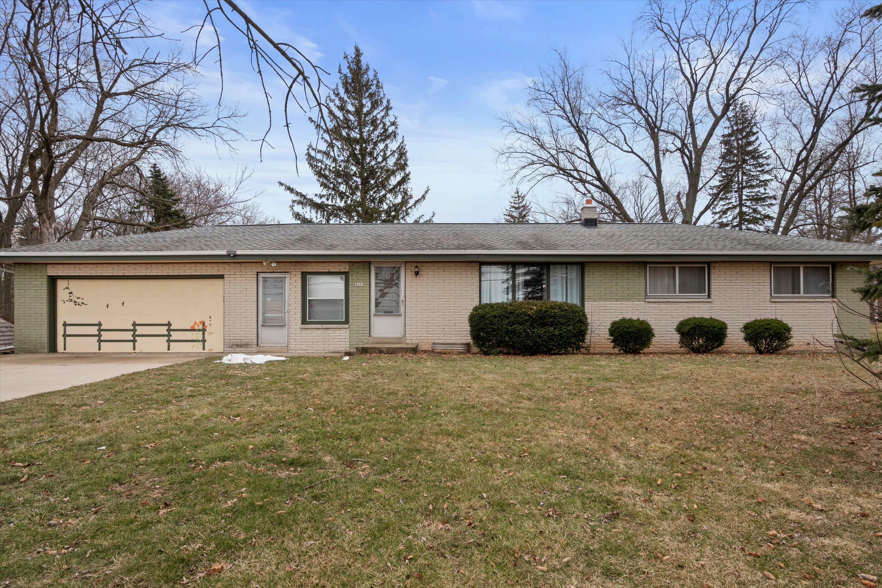 8899 W Layton Ave  Greenfield WI 53228 photo