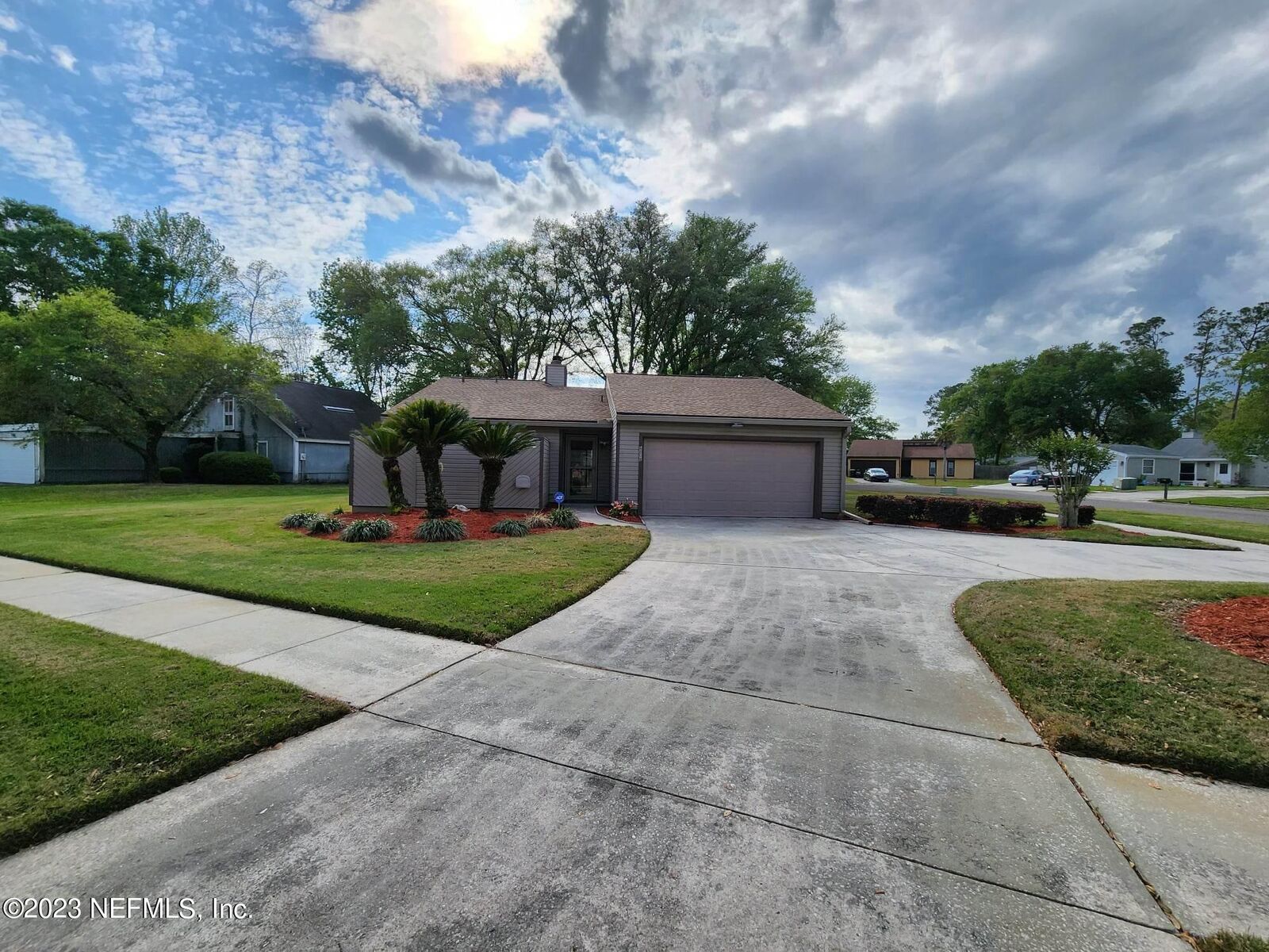 Property Photo:  6808 Clover Court  FL 32244 