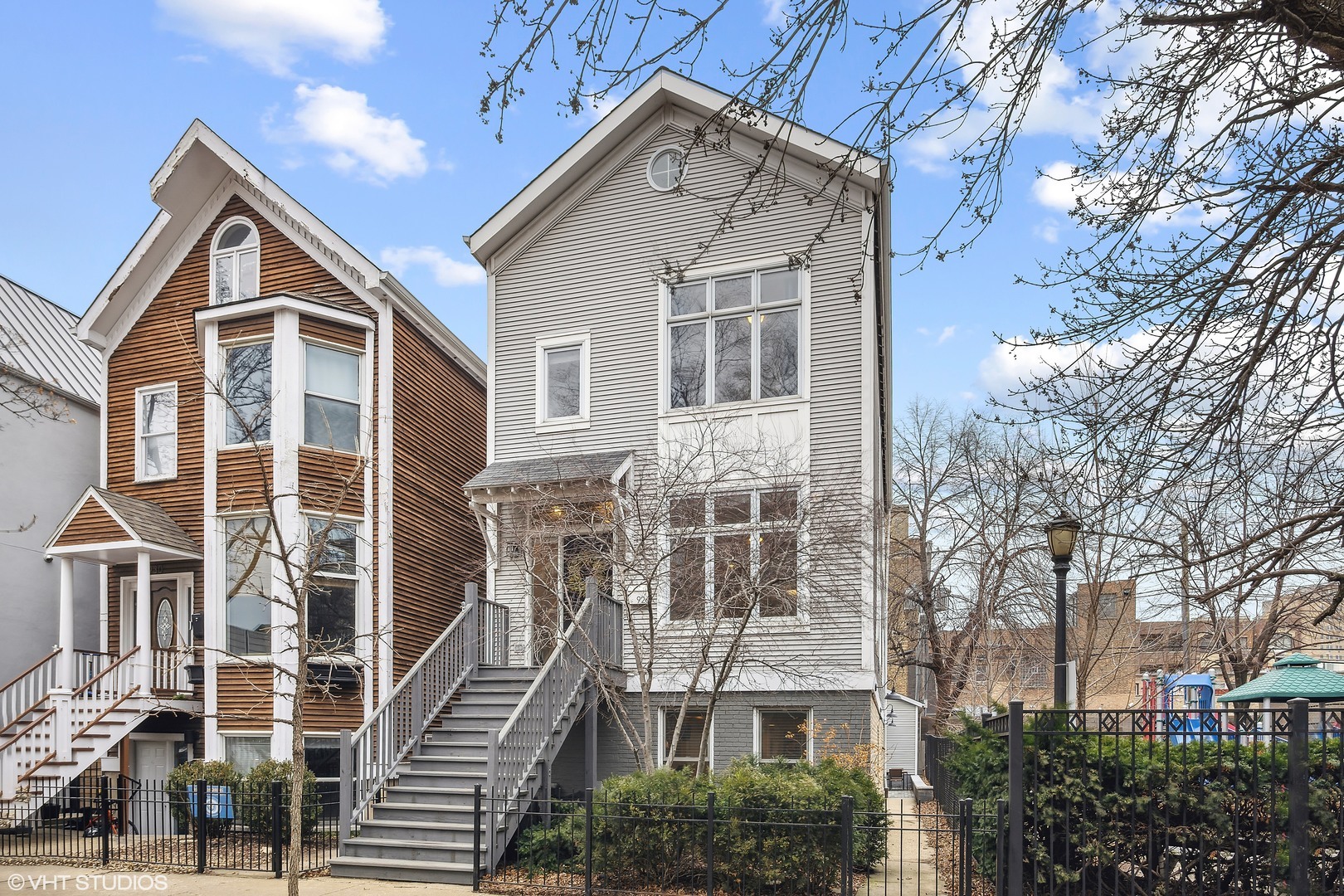 Property Photo:  926 W Fletcher Street  IL 60657 