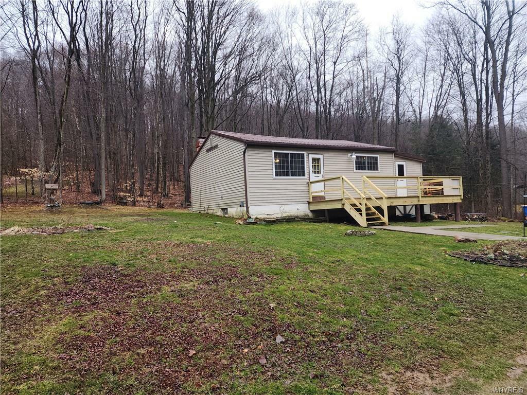 Property Photo: 6533 Hunters Creek Road NY 14139